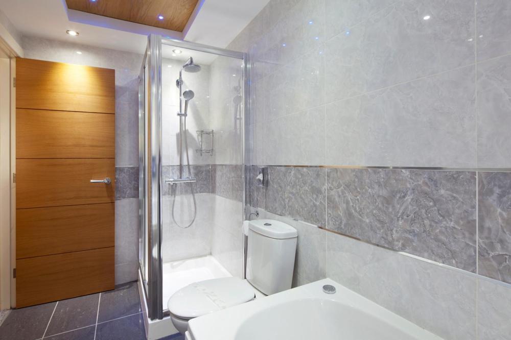 Queens Mansions: Empress Suite Blackpool Bagian luar foto