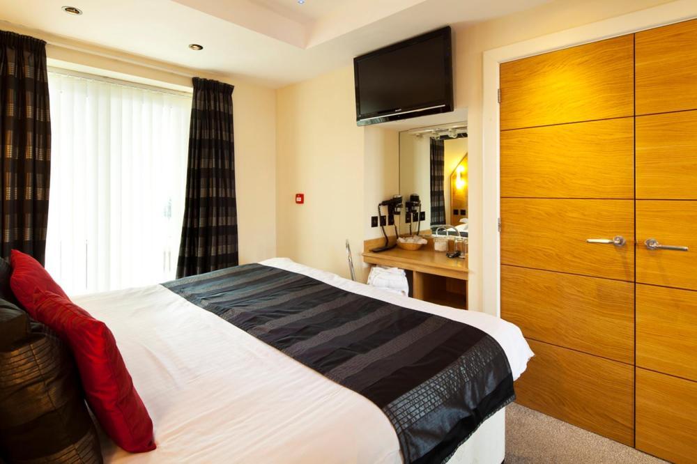 Queens Mansions: Empress Suite Blackpool Bagian luar foto