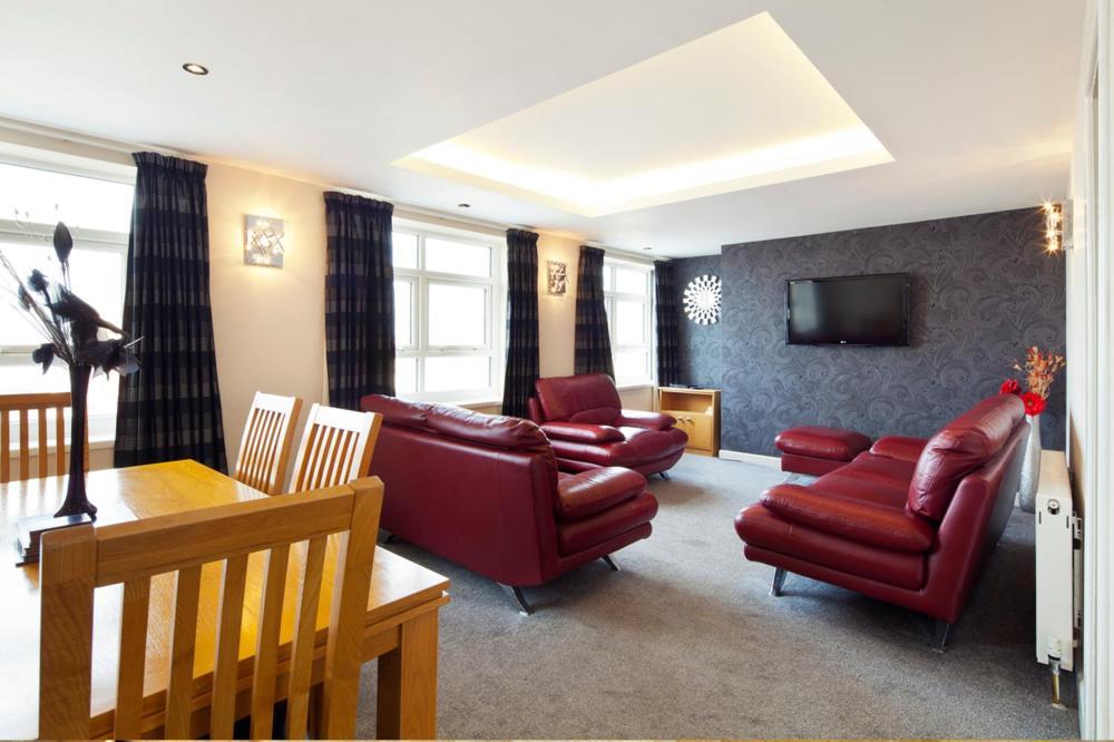 Queens Mansions: Empress Suite Blackpool Bagian luar foto