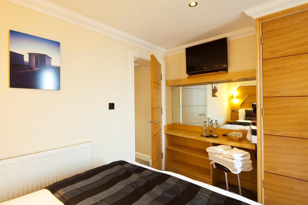 Queens Mansions: Empress Suite Blackpool Bagian luar foto
